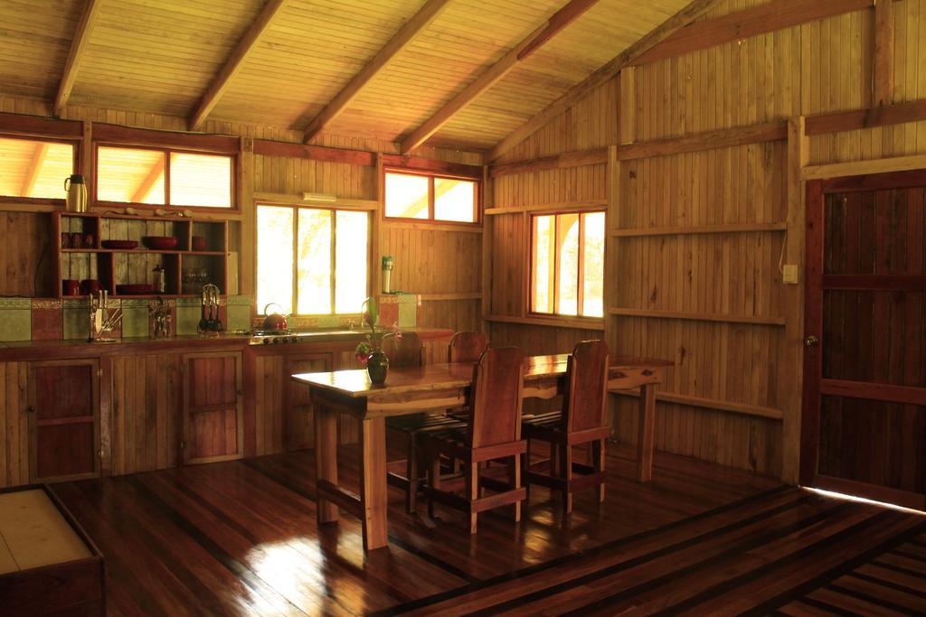 Sabalo Lodge Tours And Cabins Sierpe Δωμάτιο φωτογραφία